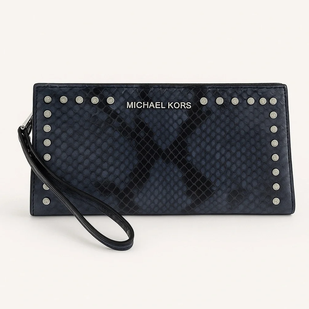 Michael Kors turn heads